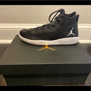 Black and white Jordan Reveal men’s size 9